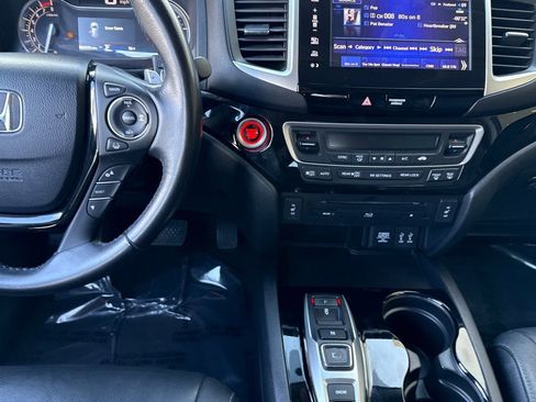 Used 2016 Honda Pilot Touring image 30