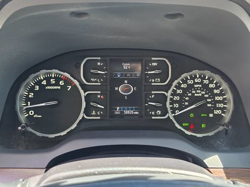 Used 2019 Toyota Tundra Limited w/ Limited Premium Package RWD image 32