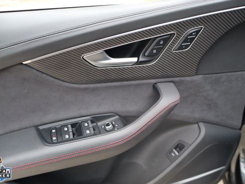 Used 2025 Audi SQ7 Prestige w/ Prestige Package AWD/4WD image 12