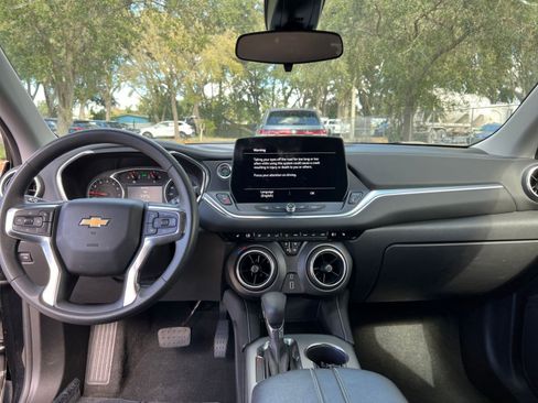 Used 2025 Chevrolet Blazer LT image 29
