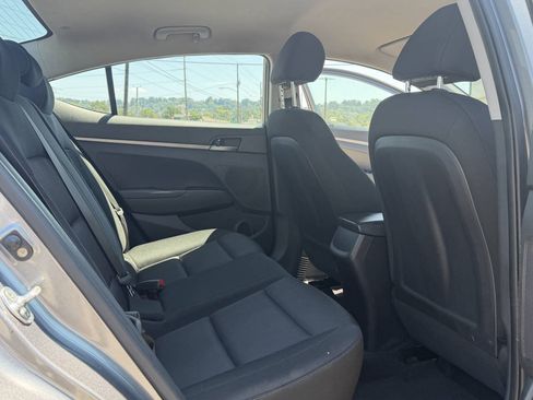 Used 2018 Hyundai Elantra SE w/ Cargo Package FWD image 22