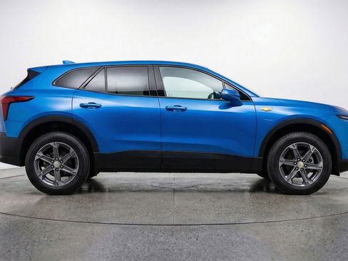 Used 2025 Chevrolet Blazer LT FWD image 11