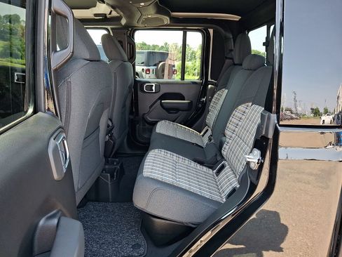 New 2026 Jeep Gladiator Sport AWD/4WD image 6