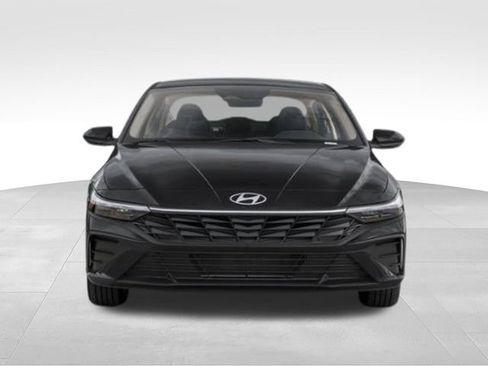 Used 2024 Hyundai Elantra SEL FWD image 7
