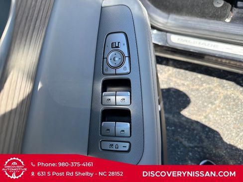 Used 2021 Hyundai Palisade Limited AWD/4WD image 16