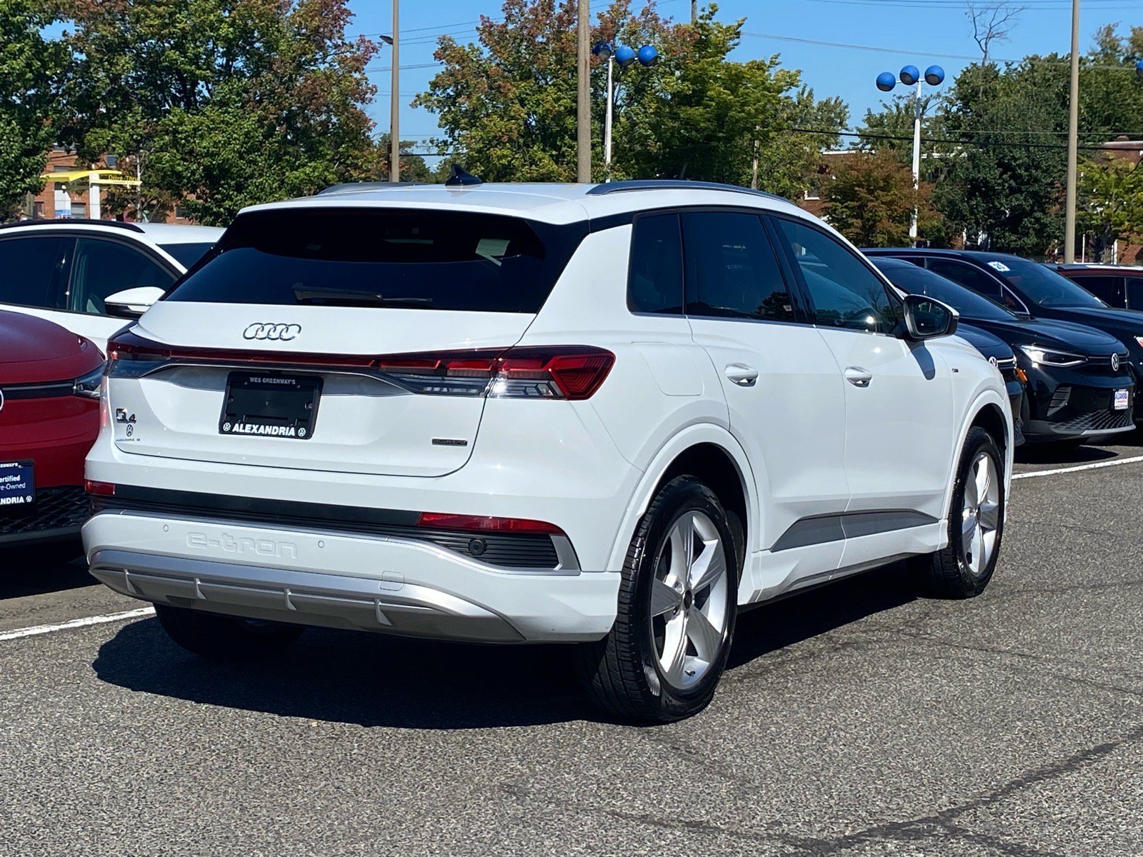 Used 2023 Audi Q4 e-tron Premium w/ Convenience Package AWD/4WD image 3