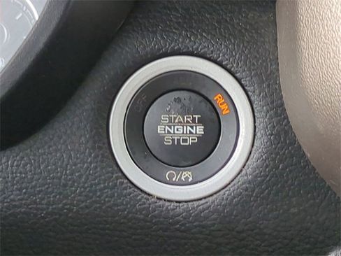 Used 2020 RAM 1500 Laramie image 33