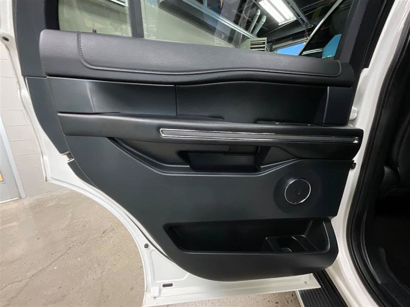Used 2020 Ford Expedition XLT w/ Equipment Group 202A RWD image 20