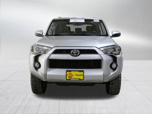 Certified 2018 Toyota 4Runner SR5 Premium image 2