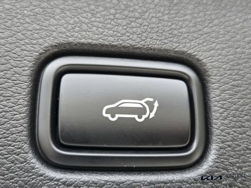 Certified 2026 Kia Sportage EX w/ EX Panorama Roof Package FWD image 15