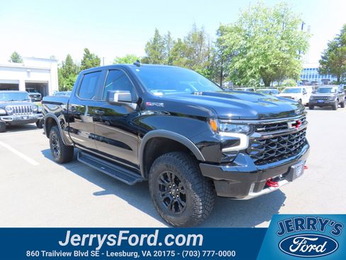 Used 2022 Chevrolet Silverado 1500 ZR2 w/ Technology Package AWD/4WD image 1