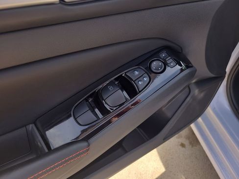 Certified 2024 Nissan Altima 2.5 SR FWD image 18