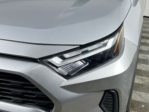 Used 2022 Toyota RAV4 XLE image 12