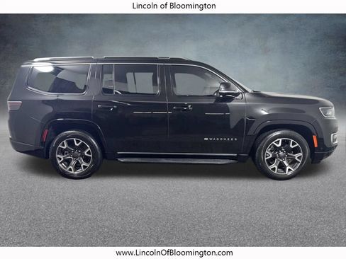 Used 2023 Jeep Wagoneer Series III w/ Preferred Equipment Group AWD/4WD image 7