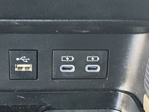 Used 2025 Toyota Camry SE FWD image 23
