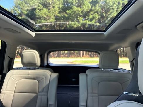 Certified 2025 Lincoln Aviator Reserve w/ Luxury Package AWD/4WD image 33