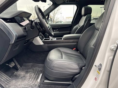 Used 2023 Land Rover Range Rover SE image 20