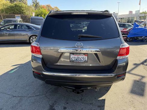 Used 2012 Toyota Highlander SE image 6