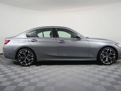 Used 2025 BMW 330i Sedan image 2
