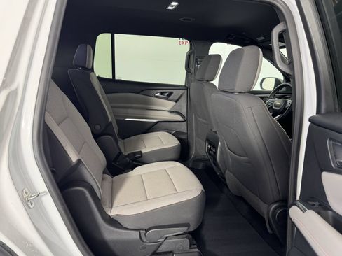 Used 2026 Chevrolet Traverse LT w/ Driver Confidence Package FWD image 20