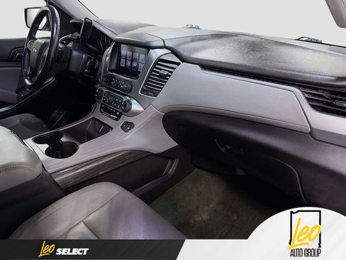 Used 2017 Chevrolet Tahoe LT w/ Luxury Package AWD/4WD image 31