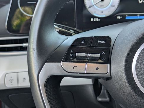 Used 2025 Hyundai Elantra Limited FWD image 20