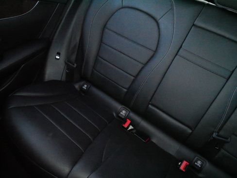 Used 2017 Mercedes-Benz GLC 300 4MATIC image 13