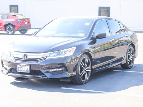 Used 2017 Honda Accord Sport image 3