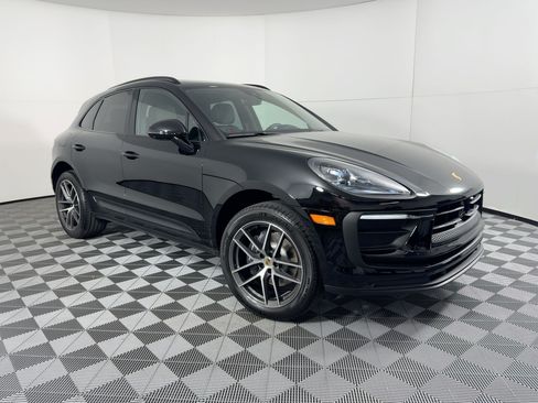 Used 2026 Porsche Macan AWD/4WD image 7
