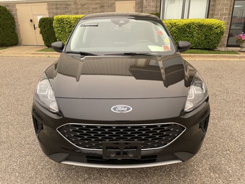 Certified 2022 Ford Escape SE AWD/4WD image 9