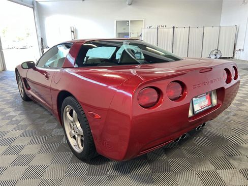 Used 2004 Chevrolet Corvette Coupe w/ Roof Package image 8