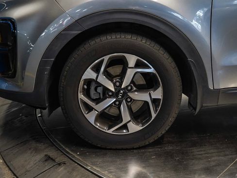 Used 2022 Kia Sportage LX image 9