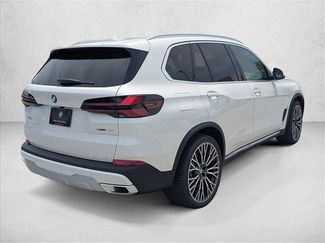 New 2026 BMW X5 sDrive40i w/ Climate Comfort Package RWD video 2