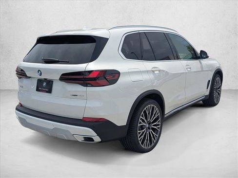 New 2026 BMW X5 sDrive40i w/ Climate Comfort Package RWD image 2