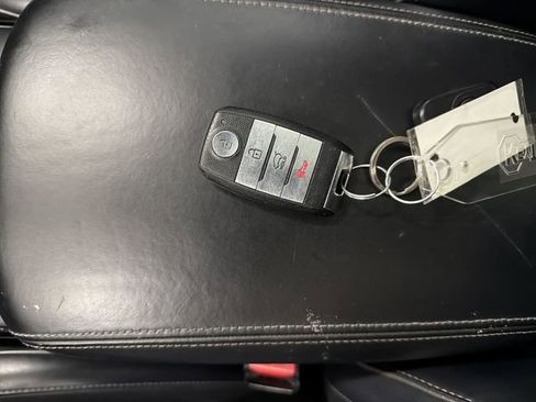 Used 2019 Kia Sorento SX FWD image 34