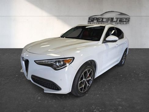 Used 2020 Alfa Romeo Stelvio Ti w/ Active Blind Spot Package AWD/4WD image 5
