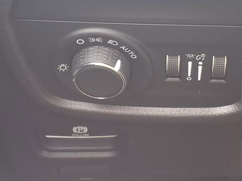 Used 2021 Jeep Grand Cherokee L Altitude image 23