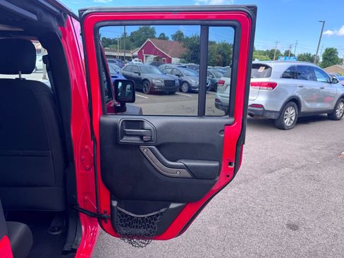 Used 2017 Jeep Wrangler Unlimited Sport w/ Quick Order Package 24S AWD/4WD image 12