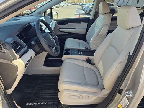 New 2026 Honda Odyssey EX-L image 14
