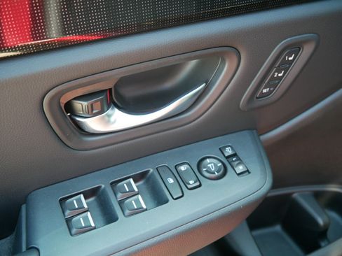 Certified 2025 Honda Pilot Black Edition image 19