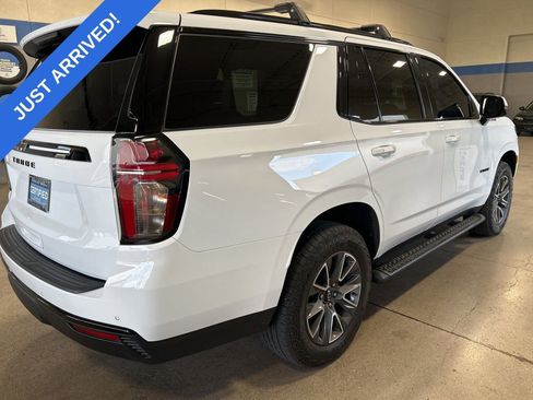 Used 2024 Chevrolet Tahoe Z71 w/ Luxury Package AWD/4WD image 3