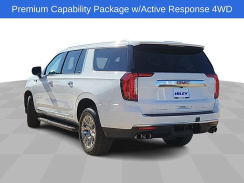 Used 2023 GMC Yukon XL Denali AWD/4WD image 7