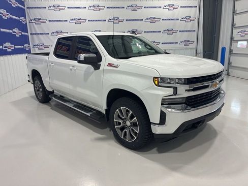 Used 2022 Chevrolet Silverado 1500 LT w/ Z71 Off-Road Package AWD/4WD image 8