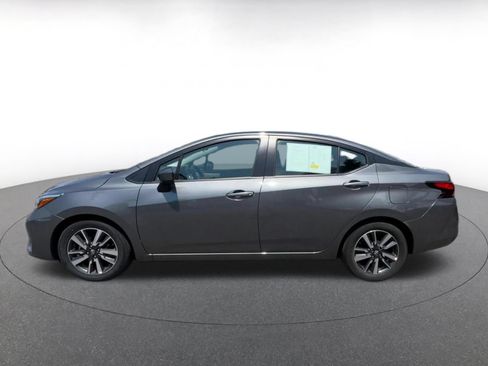 Used 2025 Nissan Versa SV FWD image 8