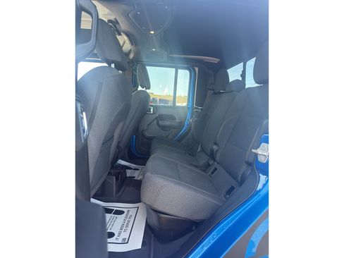 Certified 2024 Jeep Gladiator Sport image 12