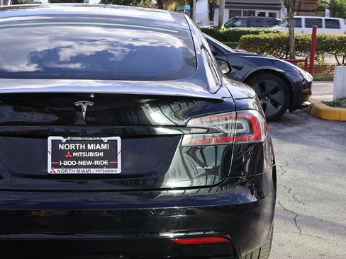 Used 2021 Tesla Model S Plaid image 18