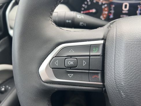 Used 2025 Jeep Compass Limited image 16