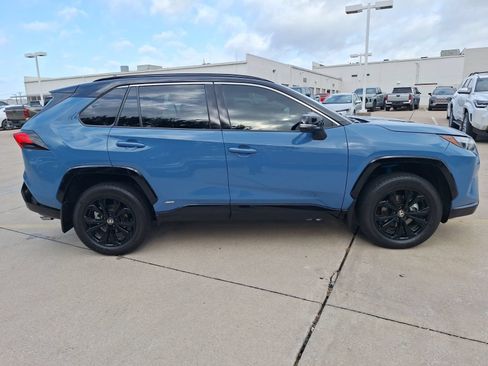 Used 2024 Toyota RAV4 XSE AWD/4WD image 7