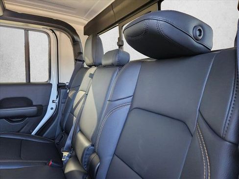 New 2026 Jeep Gladiator Sport image 15