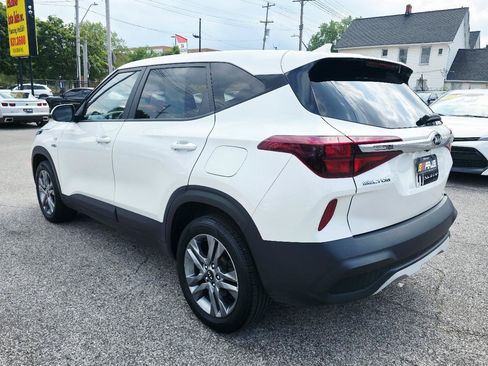 Used 2021 Kia Seltos LX AWD/4WD image 7